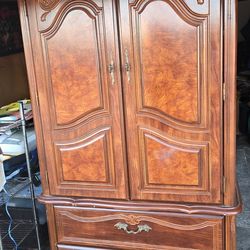 Beautiful wood furniture $150