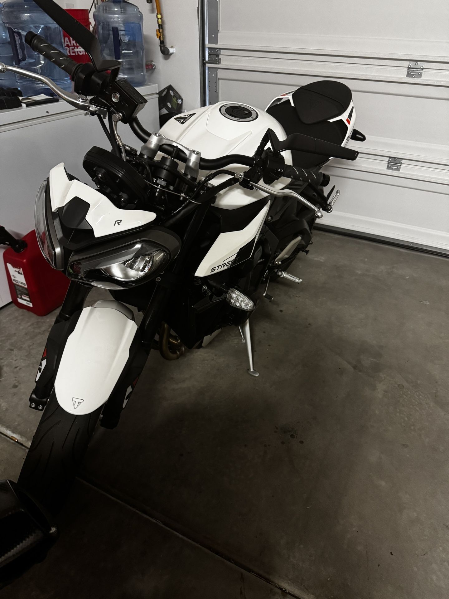 2025 Triumph Street triple