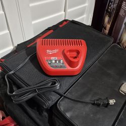 MILWAUKEE 12 VOLT CHARGER