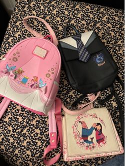 DISNEY LOUNGEFLY