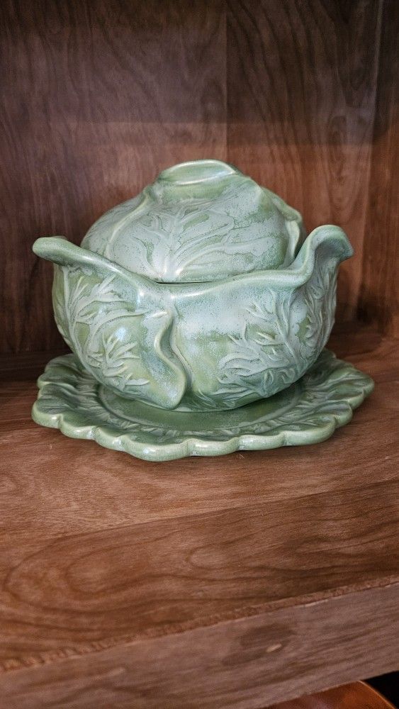 Vintage Holland Mold Cabbage Bowl