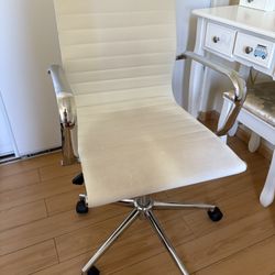 White  office chair 