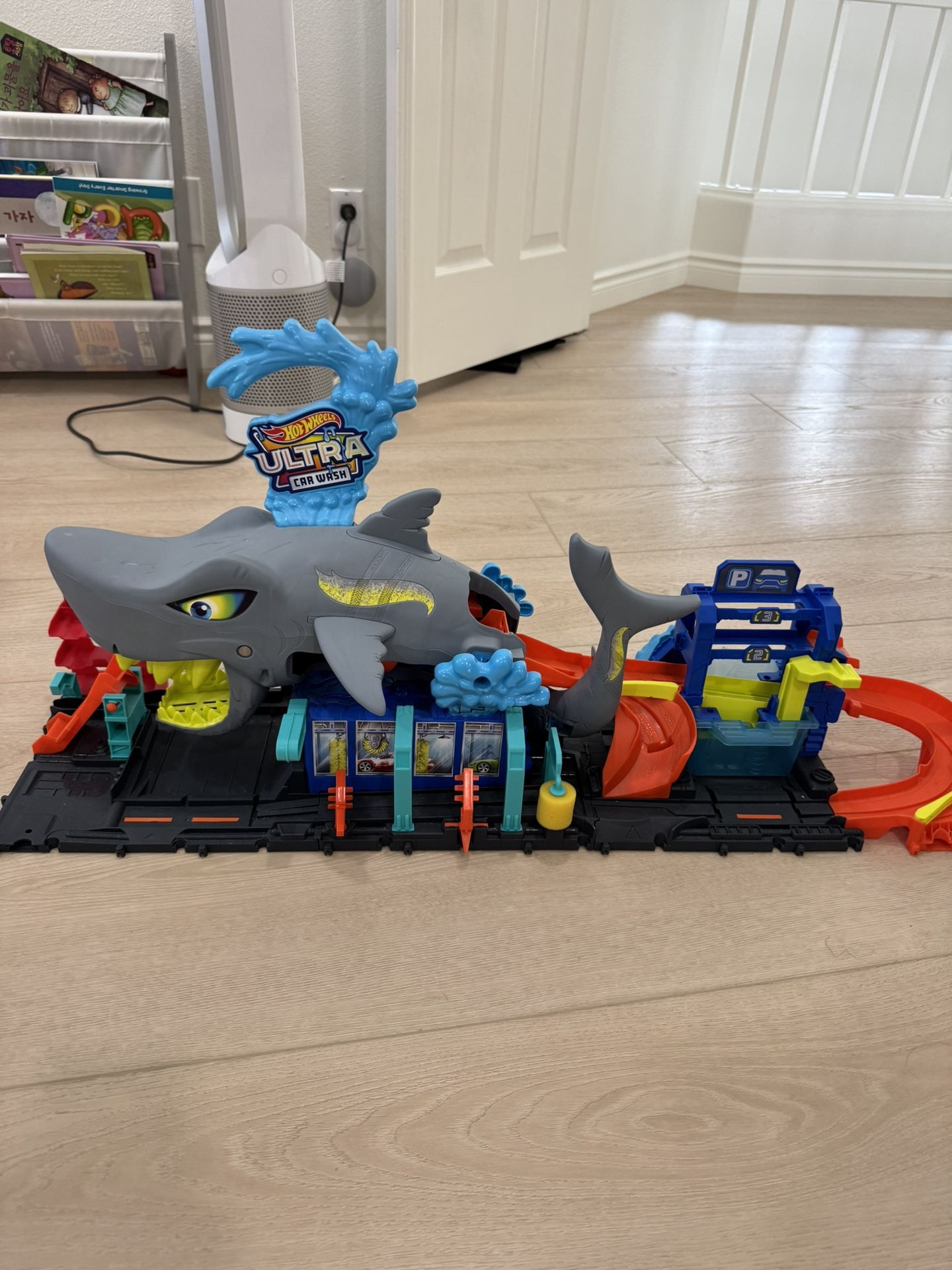 hotwheels ultra car wash