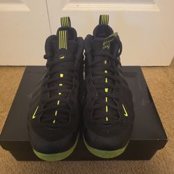Nike Air Foamposite One - Black Volt - size 10
