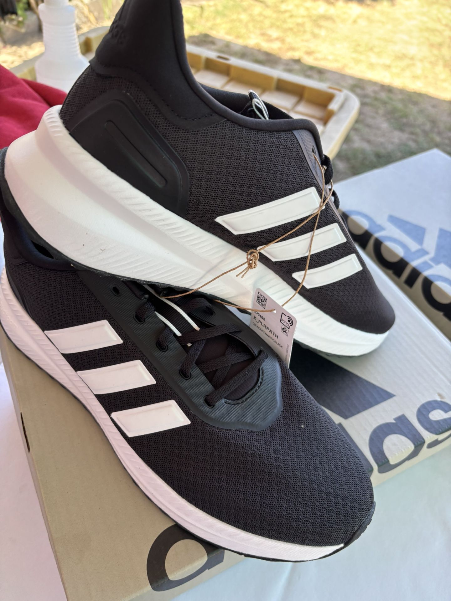 Men’s New Adidas Cloud foam Size 13