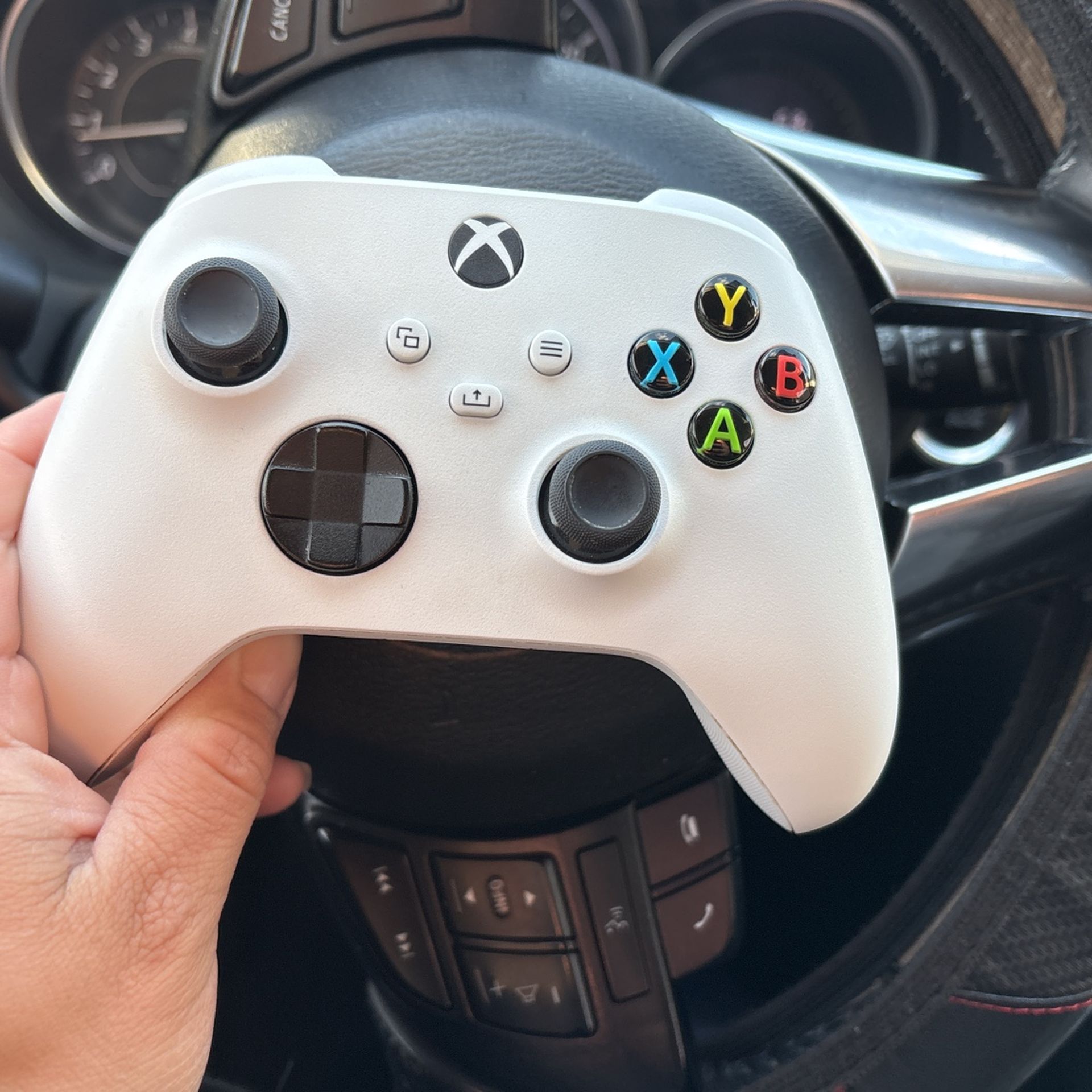 Xbox 1 Controller & Battery Pack