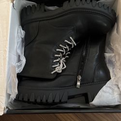 Ladies, Black Boots
