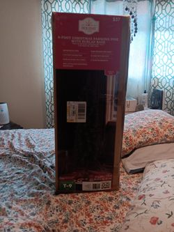 6-foot Christmas  Tree