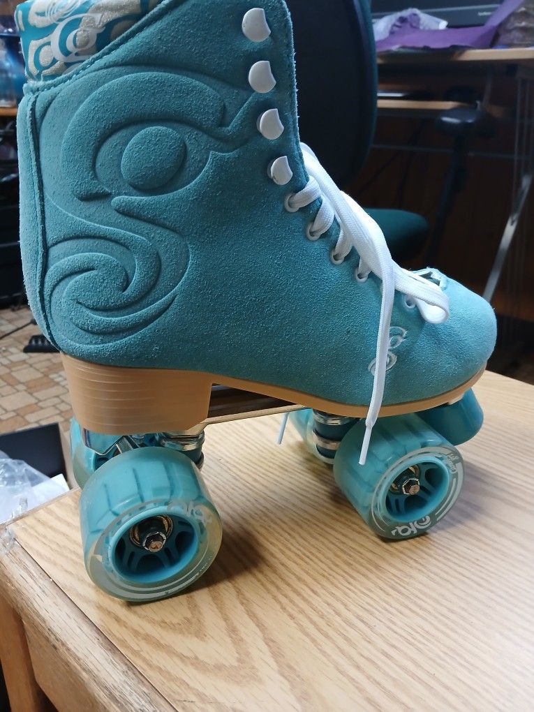 Roller Skates 