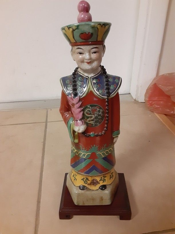 Emperor Statue 