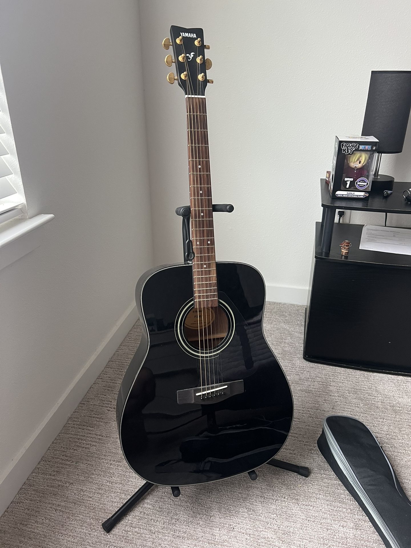 Yamaha F335 Acoustic Guitar Black