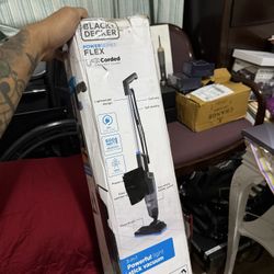 Black + Decker Vacuum 
