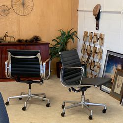 Pair Herman Miller Aluminum Group Desk Chairs Vintage Mid Century Modern Eames 