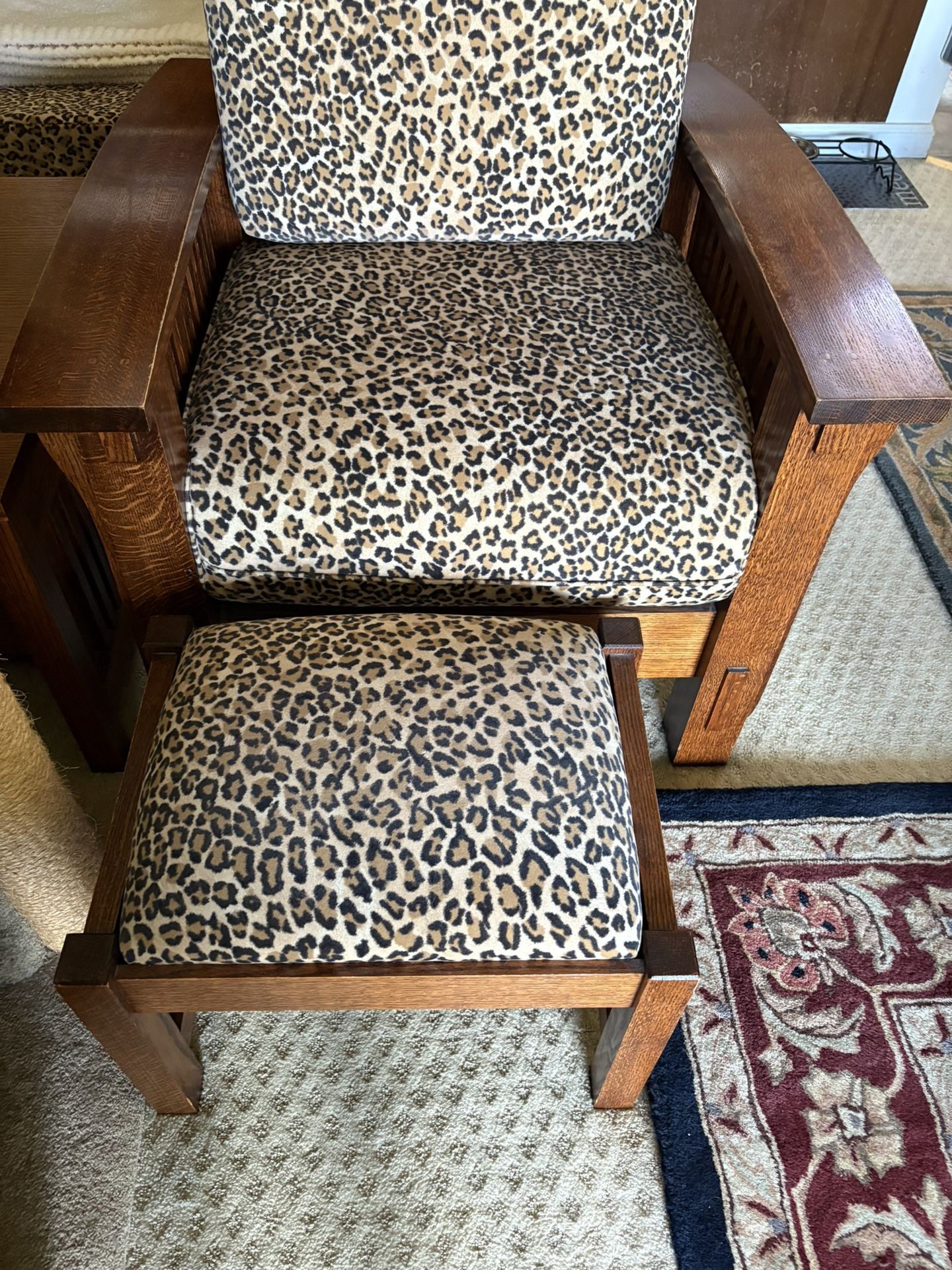 Mission chair