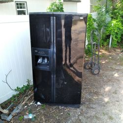 Kenmore Refrigerator 