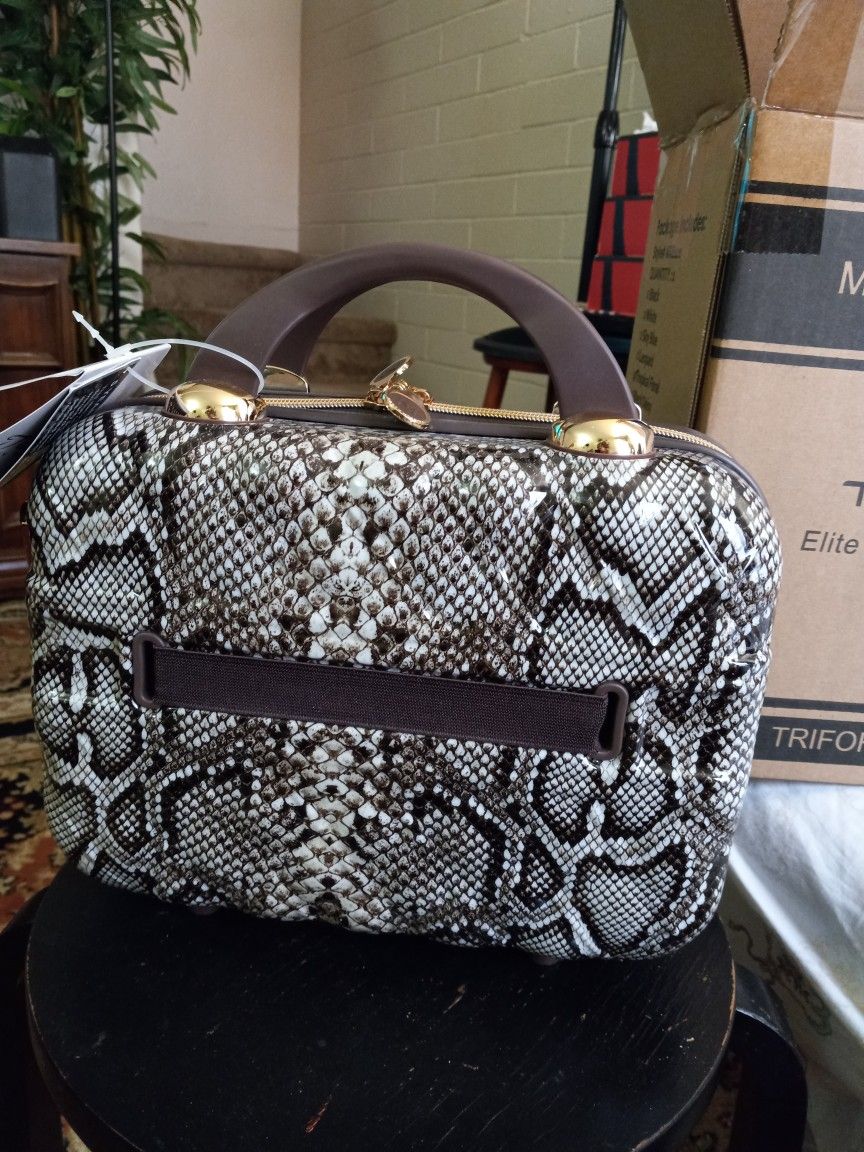 New With Tags High Quality Brand Beautiful Purse For Everything You Need Please See All Pictures $50 Pick Up At Country Club And Grant
