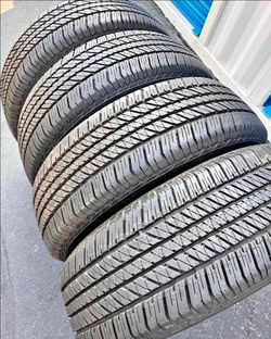 🎖️245 60 20 Yokohama tires Con 80% de Vida Las 4