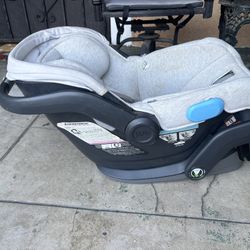 Uppababy Carseat