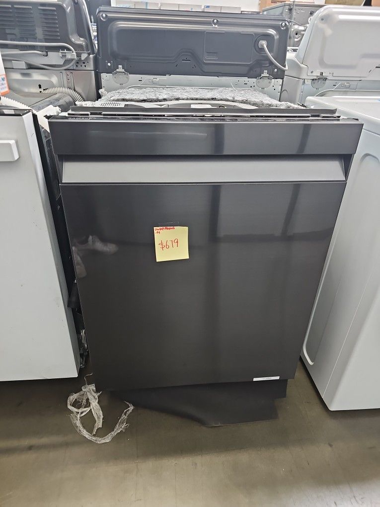 Samsung Top Control Built-In Dishwasher In Black