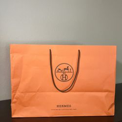 Giant Hermès Shopping Bags