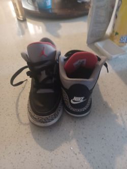 Kids Nike sz 2.5 $15
