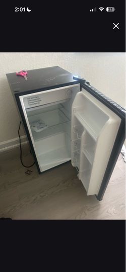 Mini fridge
