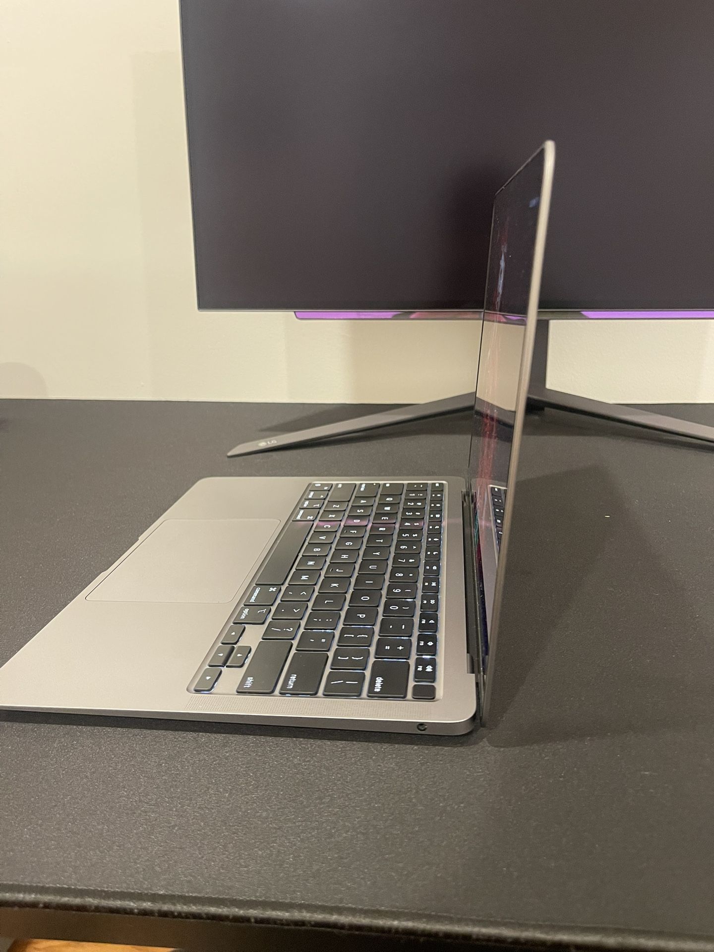 MacBook M1 Apple