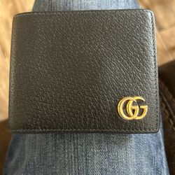 Authentic Gucci mens wallet