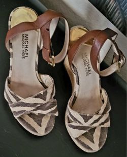 GUC Sz 7 Michael Kors Canvas & Leather Wedges