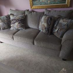 Sofa With Throw Pillows New Condition 