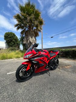 Venom SuperBike Ninja 250cc EFI Motorcycle | 6-Speed Street legal Brand New