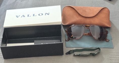 Brand New in Box - Vallon Howlin’ Aviator Unisex Sunglasses (Tortoise)