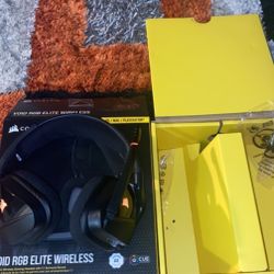 Corsair Void RGB Elite Wireless Premium Gaming Headset With Gaming Mouse Pad LED (NEW!!!)