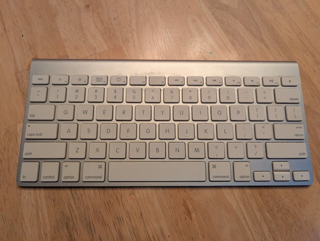 Apple Compact Bluetooth Keyboard