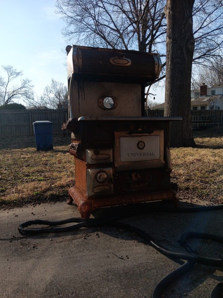 Universal 1920's Wood Burning Stove