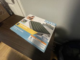 Inflatable Airbed(Twin Size) + Pump