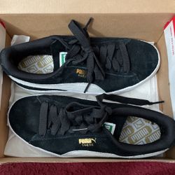 Puma Suedes 