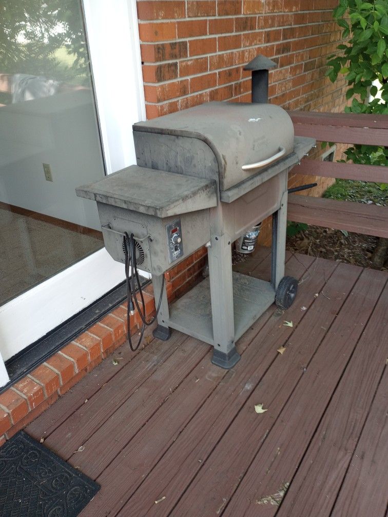 Z Grill Pellet Smoker/Grill