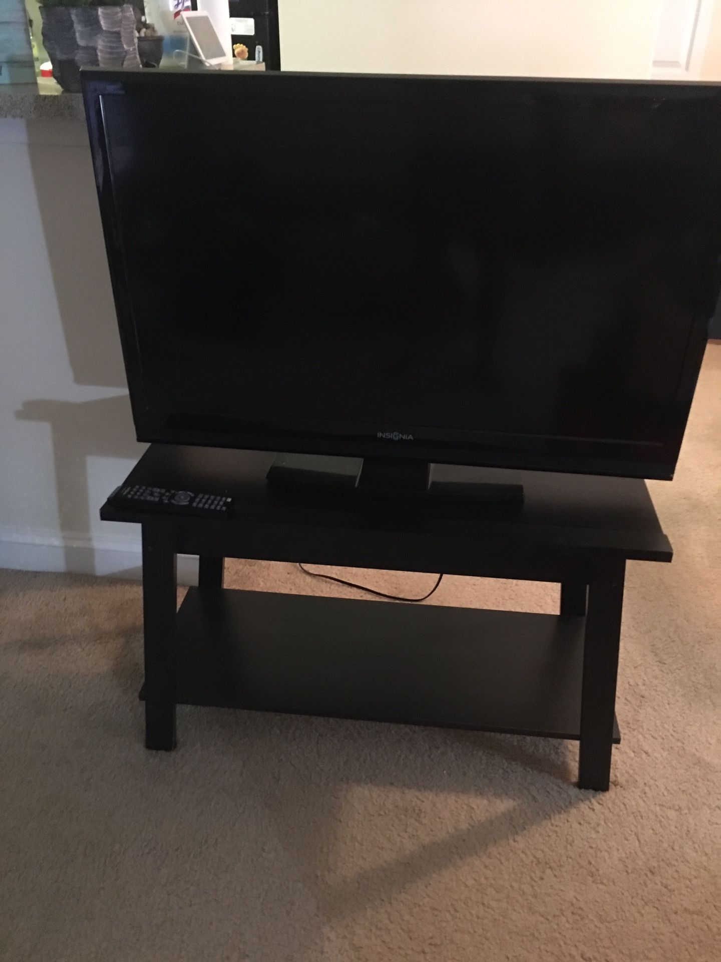 40 inch Insignia TV with Tv stand works perfect selling due to new bigger TV
