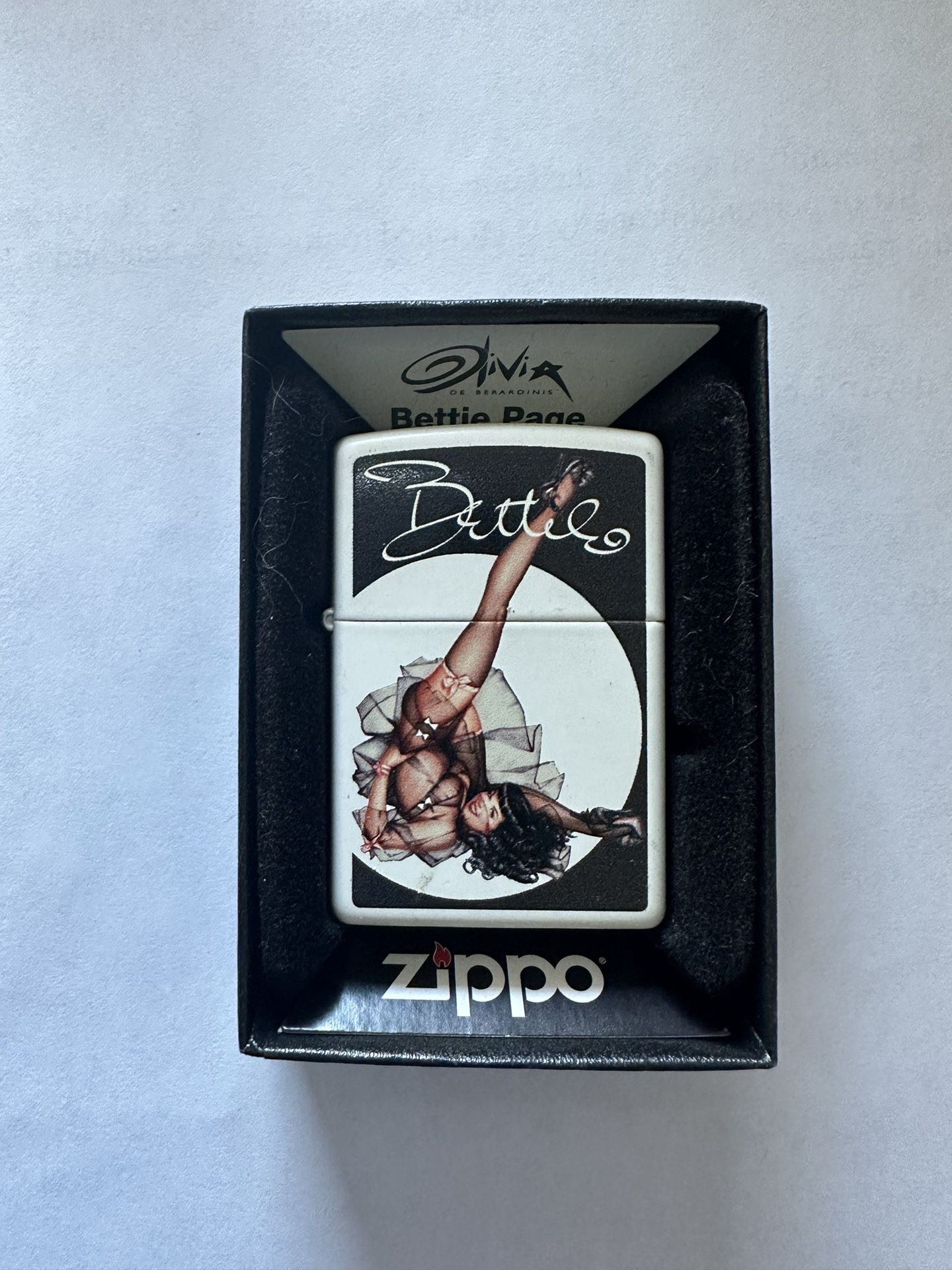 Zippo Bettie Page