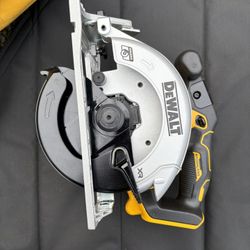 Dewalt Saw 