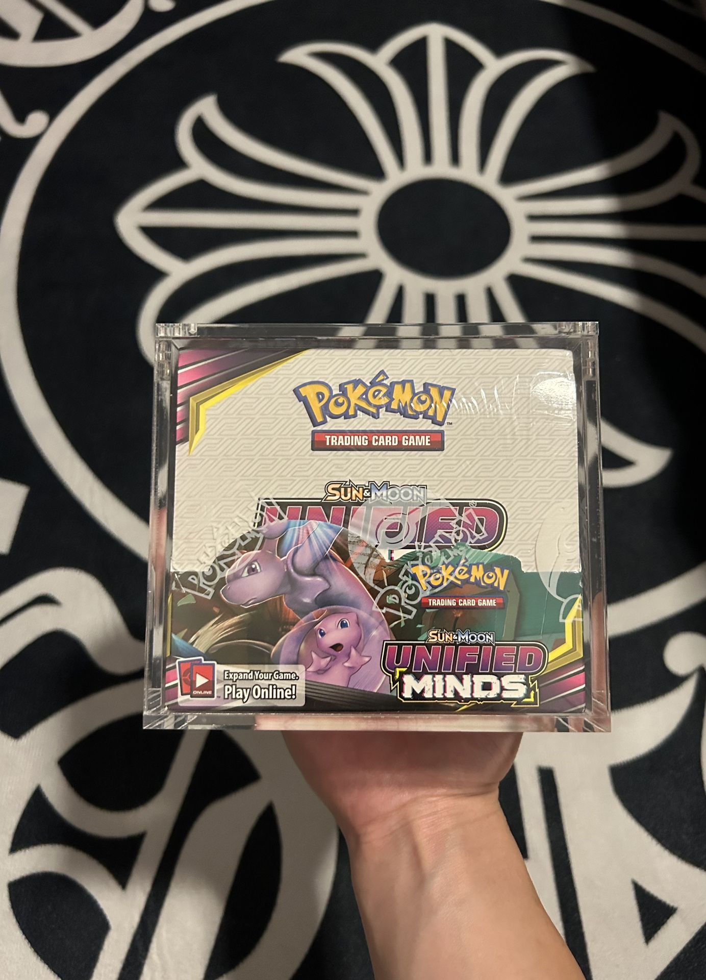 $2200!!! Pokemon Sun and Moon Unified Minds 36x Packs Booster Box