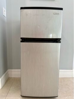Super Nice 4.5cft portable Refrigerator & Freezer,