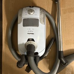 Miele Polaris Vacuum Cleaner Sanitized and New Bag Miele Polaris 300 canister vacuum cleaner