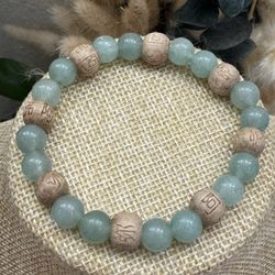 Jade & Carved Wood Beads Stretchable Bracelet. 