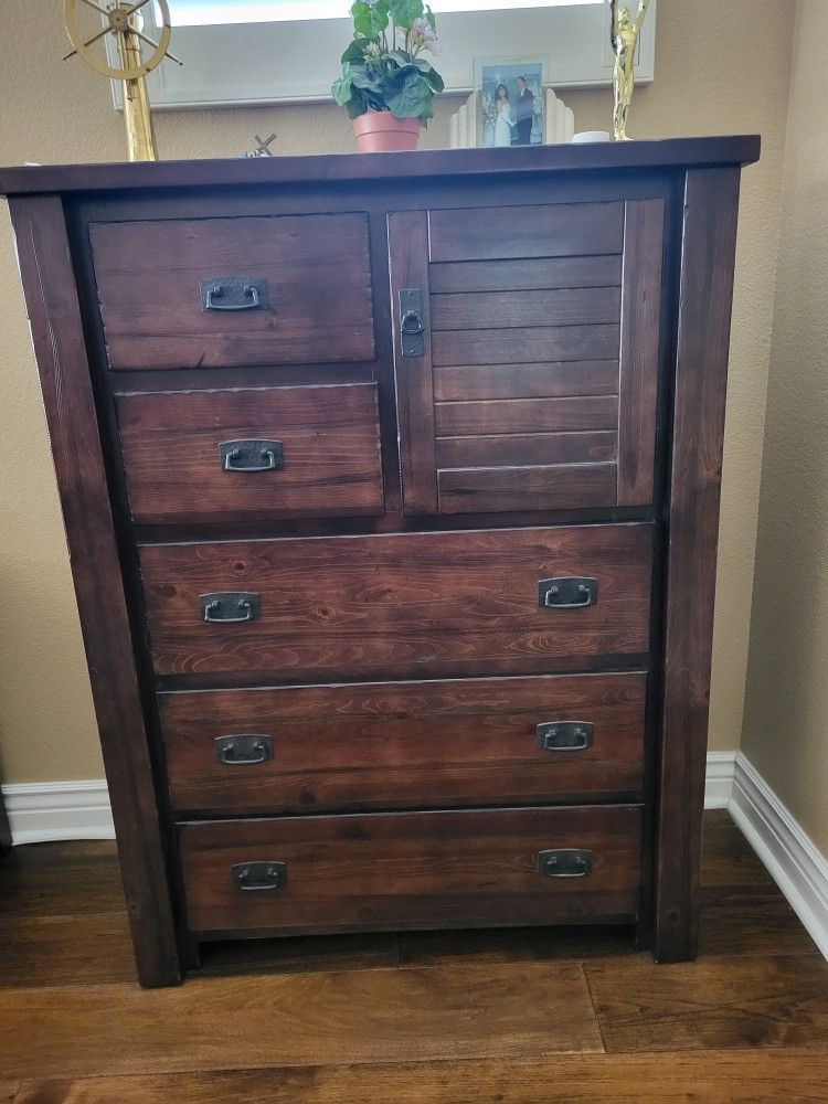Rich Wood Dresser