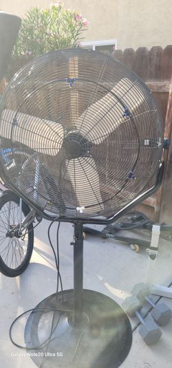 35" Industrial Fan  With Misters Don't Miss Out Firm Price