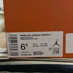 WMNS- Air Jordan 3 Retro T