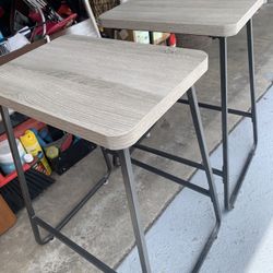 Counter Height (2) Stools Metal For Bar Or Kitchen Each $20 Both $35 Like New . Retail For $119+ 