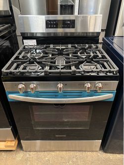 New! Frigidaire 30” Gas Stove #018